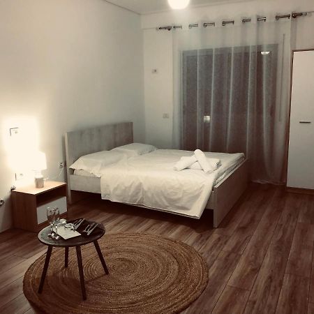 Ionian Apartments วญอเรอ ภายนอก รูปภาพ